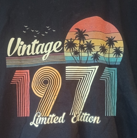 Women's Vintage 1971 Black T Shirt Size Medium Retro Palm Trees Beachy - Picture 1 of 3